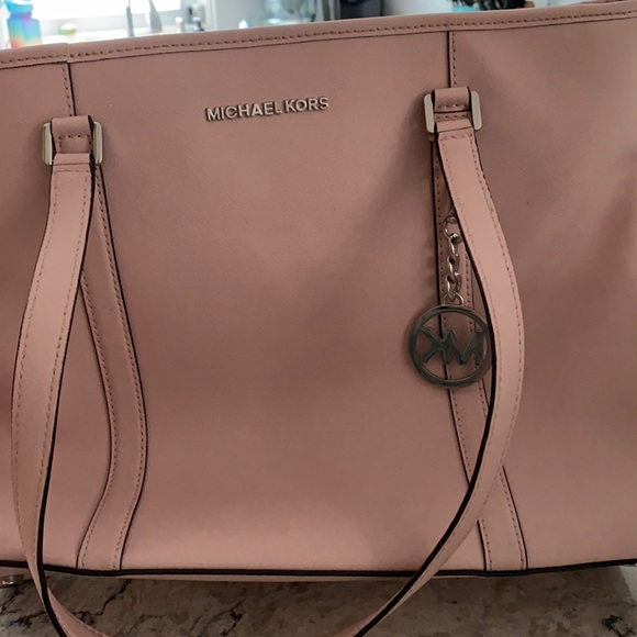 Michael Kors Handbags - Michael Kors Jet Set blush